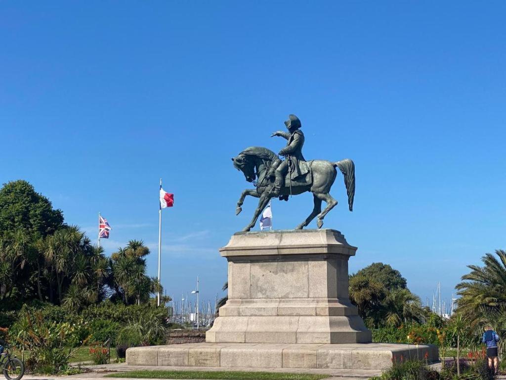 Le Hublot - Meuble Tourisme Classe 3 Etoiles Cherbourg-en-Cotentin Dış mekan fotoğraf